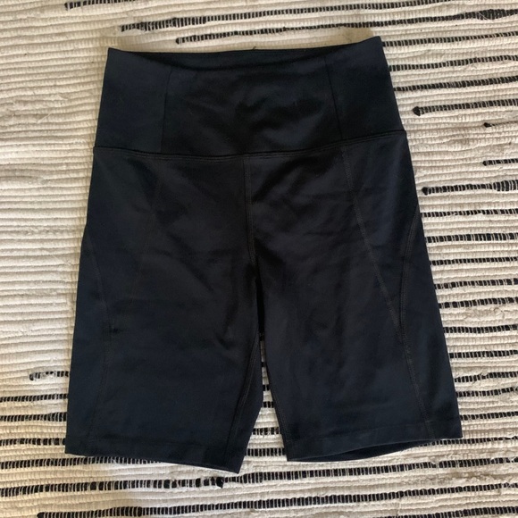 Black High-Rise Bike Short - Picture 2 of 4